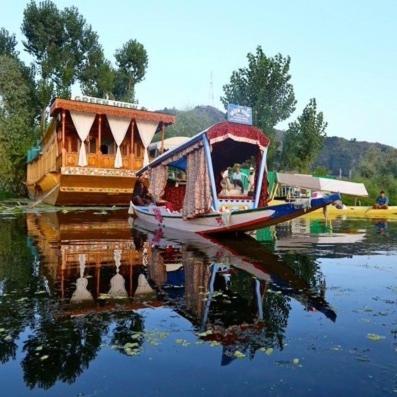 Отель Green View Group Of Houseboats Сринагар Экстерьер фото