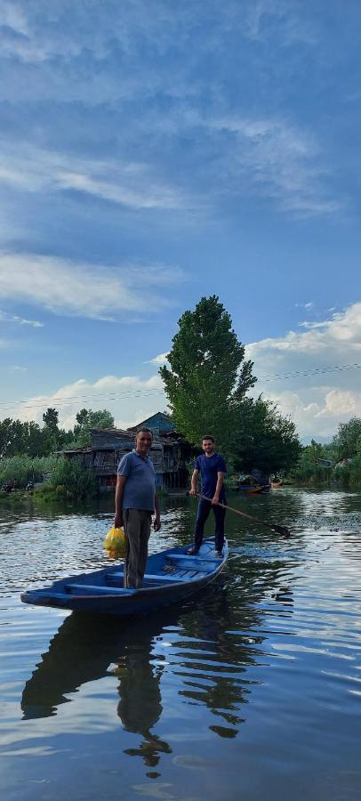 Green View Group Of Houseboats Сринагар Номер фото