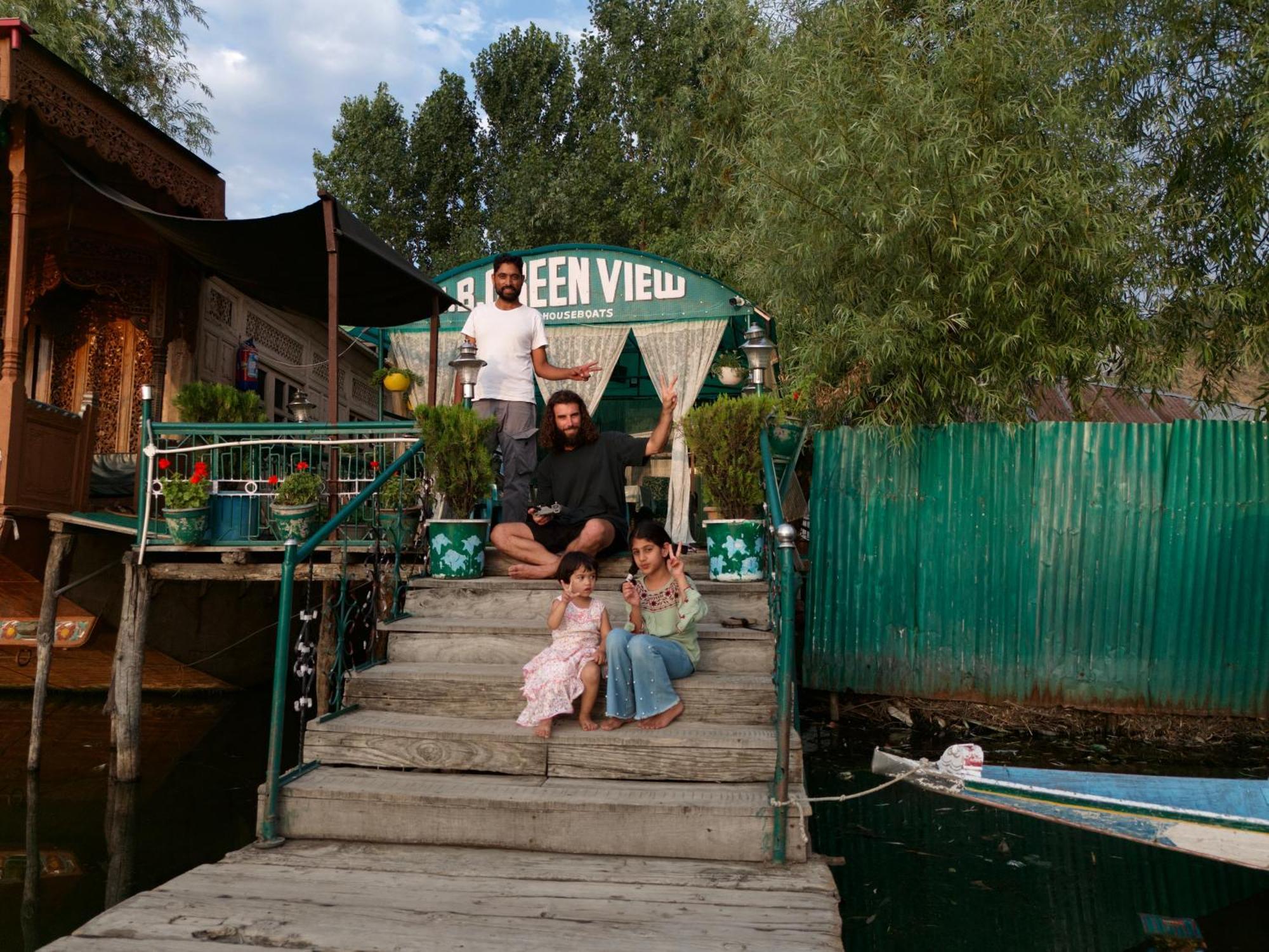 Отель Green View Group Of Houseboats Сринагар Экстерьер фото